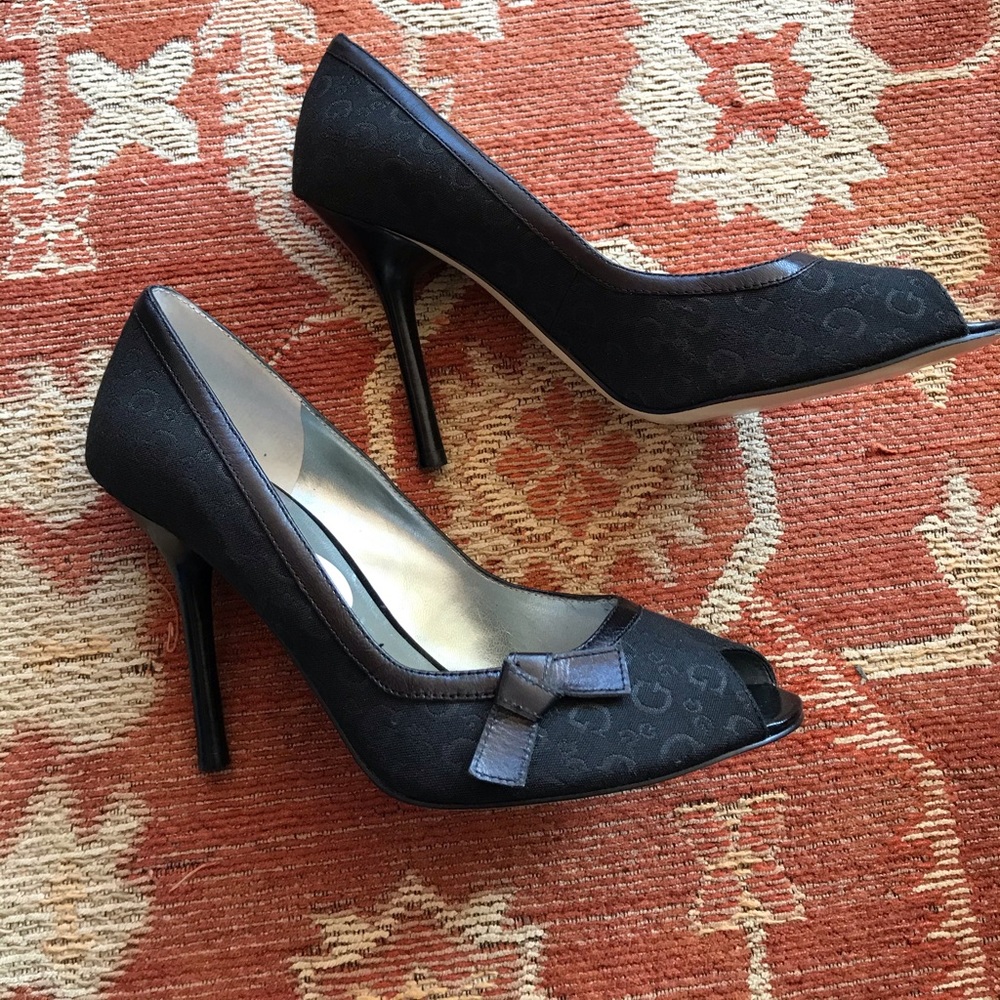 Women’s Guess high heel shoes (size 8)*unworn*